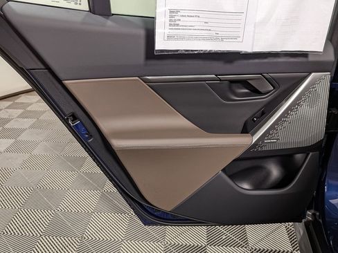 Used 2025 BMW 530i xDrive w/ Premium Package image 42