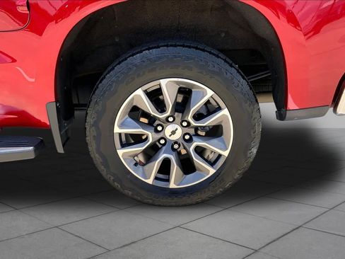 Used 2022 Chevrolet Silverado 1500 LT AWD/4WD image 11