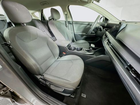 Used 2025 Kia K4 LXS image 29