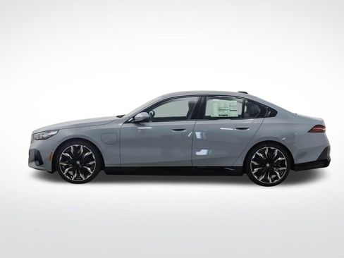 Used 2026 BMW 550e xDrive AWD/4WD image 3