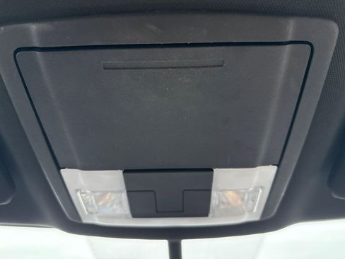 Used 2017 Ford Explorer XLT w/ Equipment Group 202A image 17