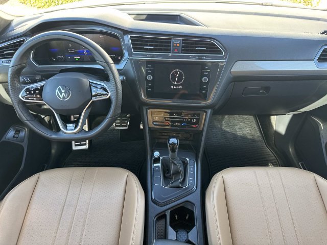 Certified 2024 Volkswagen Tiguan SE R-Line FWD image 9