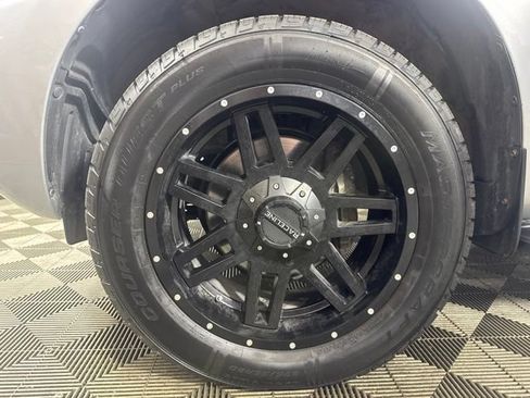 Used 2019 Toyota Sequoia SR5 AWD/4WD image 10