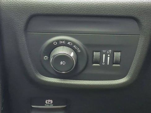 Certified 2022 Jeep Grand Cherokee Overland w/ Adv Protech Group III AWD/4WD image 30