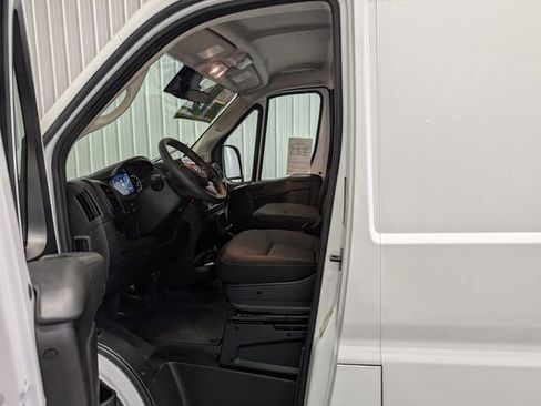 Used 2025 RAM ProMaster 2500 w/ U-Haul Equipment Group FWD image 9