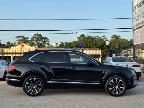 Used 2018 Bentley Bentayga AWD/4WD image 11