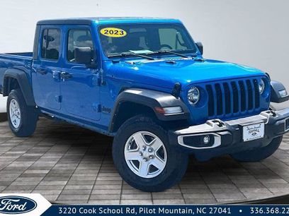 Used 2023 Jeep Gladiator Sport