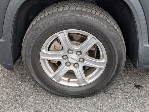 Used 2019 GMC Acadia SLE image 11