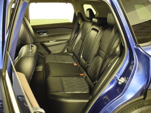 Used 2023 Nissan Rogue Platinum AWD/4WD image 29