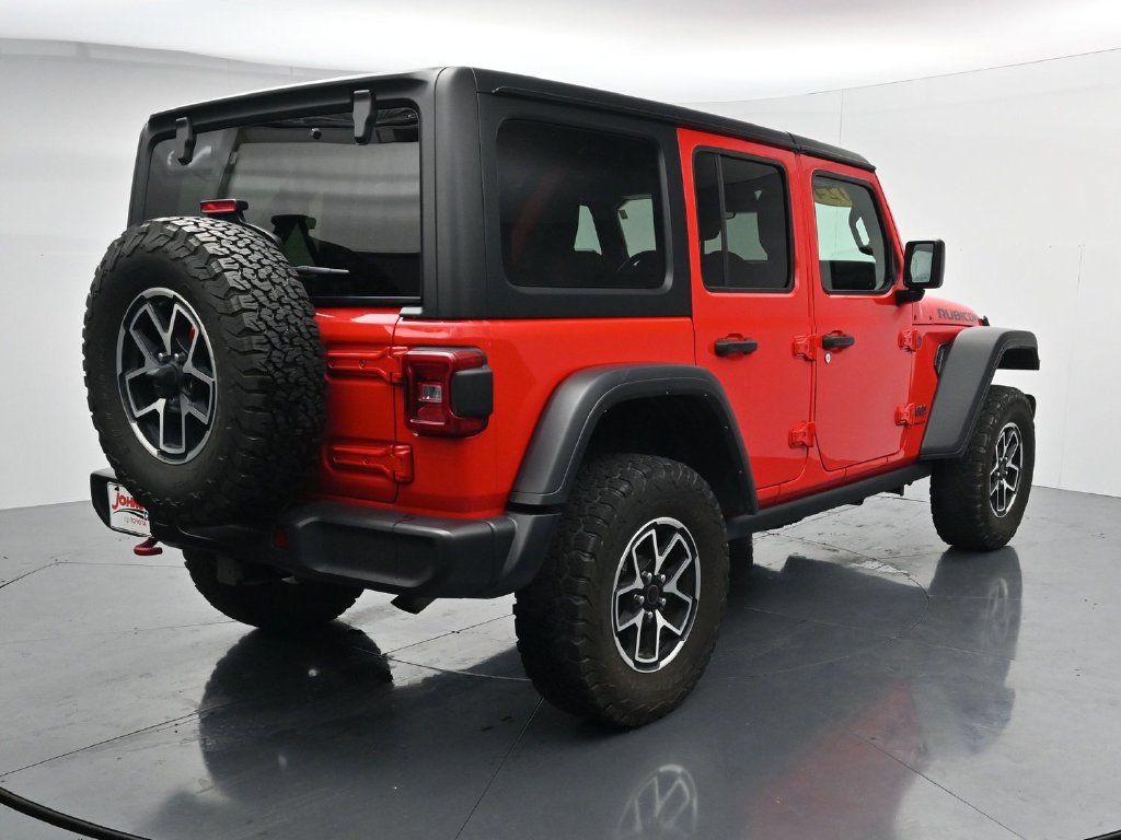 Used 2024 Jeep Wrangler Unlimited Rubicon AWD/4WD image 7
