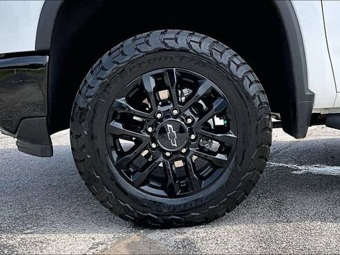 Used 2025 Chevrolet Silverado 2500 LT w/ Trail Boss Package AWD/4WD image 35