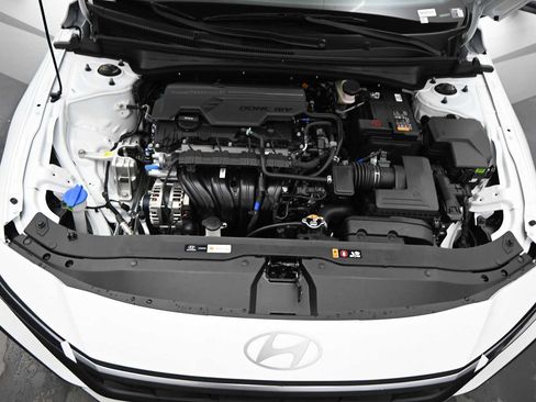 New 2026 Hyundai Elantra SEL Sport FWD image 23