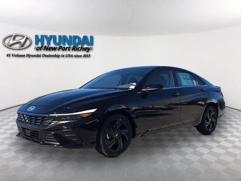 New 2026 Hyundai Elantra SEL Sport Premium image 1