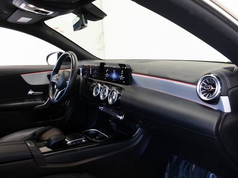 Used 2023 Mercedes-Benz CLA 250 image 20