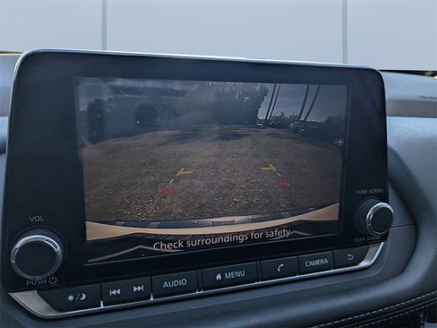 Used 2022 Nissan Rogue SV w/ SV Premium Package image 22