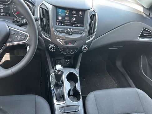 Used 2019 Chevrolet Cruze LS w/ LS Convenience Package FWD image 27