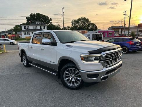 Used 2019 RAM 1500 Laramie AWD/4WD image 2