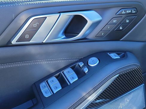 Used 2024 BMW X7 M60i w/ Executive Package image 29