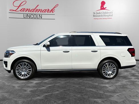 Used 2025 Lincoln Navigator Black Label AWD/4WD image 2