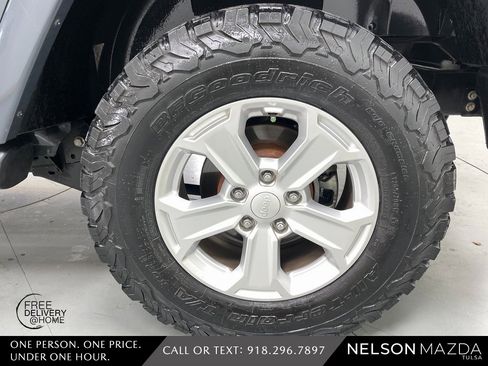 Used 2017 Jeep Wrangler Unlimited Sahara w/ Quick Order Package 24E Chief image 12