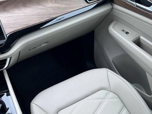 New 2026 Volkswagen Atlas SE FWD image 12