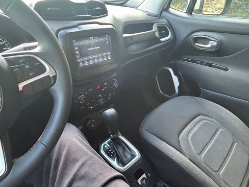 Used 2021 Jeep Renegade Latitude image 14