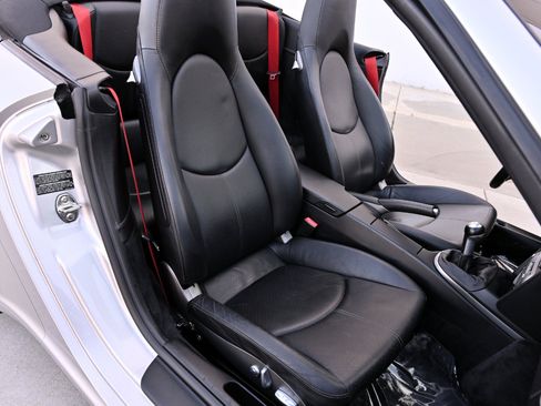 Used 2005 Porsche 911 Carrera S RWD image 25
