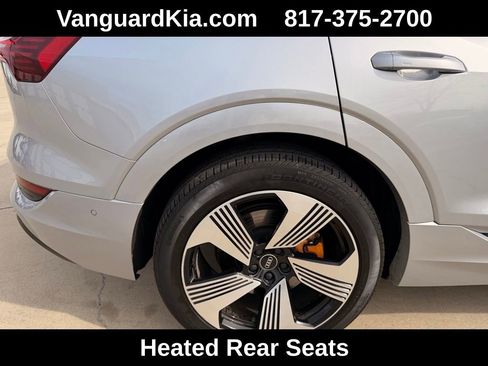 Used 2022 Audi e-tron Premium Plus image 10