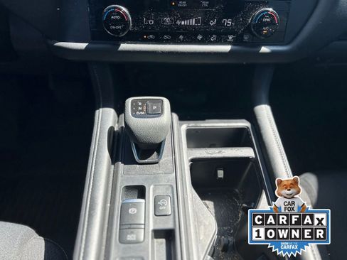 Used 2024 Nissan Pathfinder S image 19