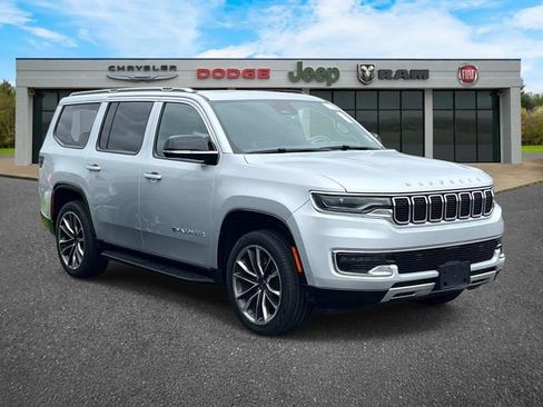 Used 2023 Jeep Wagoneer Series II w/ Premium Group I AWD/4WD image 1