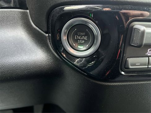 Used 2024 Chevrolet Silverado 1500 LT image 47