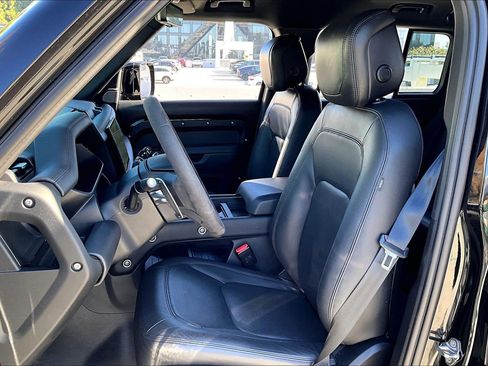 Used 2023 Land Rover Defender 110 V8 image 19