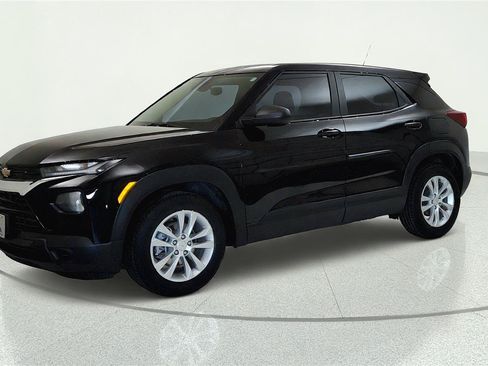 Used 2022 Chevrolet TrailBlazer LS FWD image 3