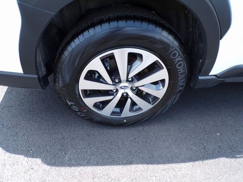 Used 2025 Subaru Outback Premium image 7