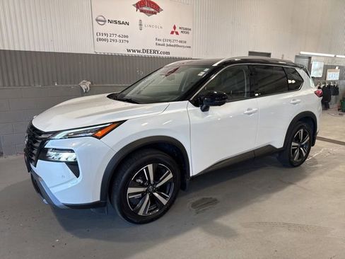 Used 2025 Nissan Rogue SL w/ SL Premium Package AWD/4WD image 8