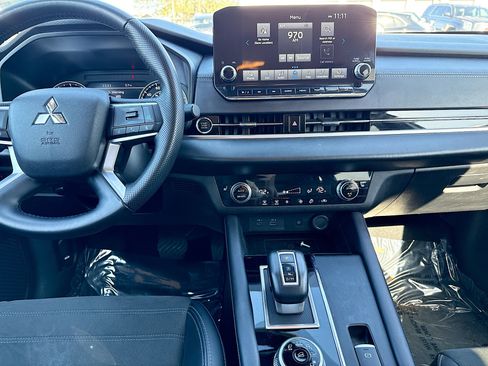 Used 2024 Mitsubishi Outlander SE Black Edition image 20