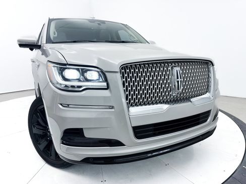 Used 2022 Lincoln Navigator Reserve image 10