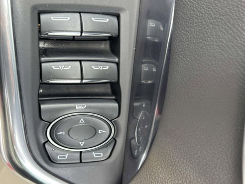 Used 2019 Cadillac XT4 Luxury image 19