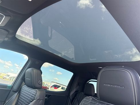 New 2025 GMC Sierra EV Denali image 28