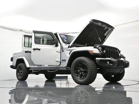 Used 2022 Jeep Gladiator Willys image 48