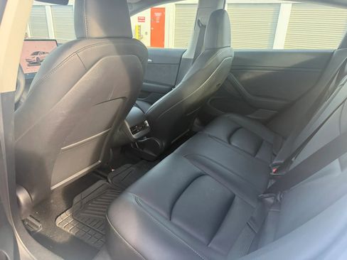 Used 2023 Tesla Model 3 Standard Range image 9