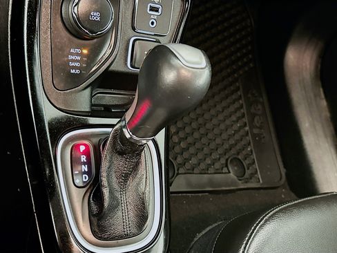 Used 2020 Jeep Compass Latitude image 25