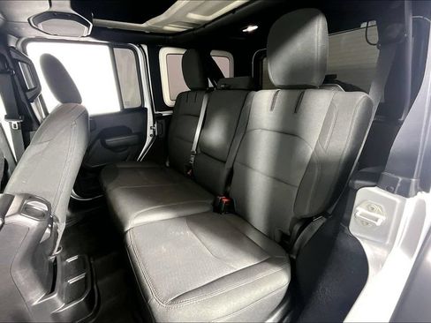Used 2023 Jeep Wrangler Unlimited w/ Cold Weather Group AWD/4WD image 26