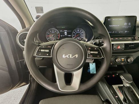 Used 2024 Kia Forte LXS FWD image 11