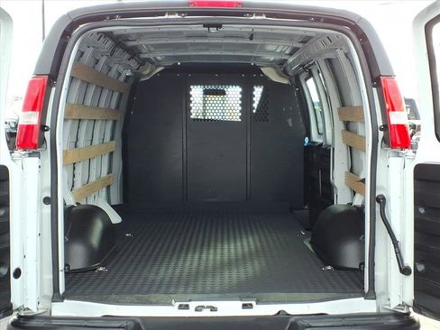 Used 2024 Chevrolet Express 2500 w/ Driver Convenience Package image 13