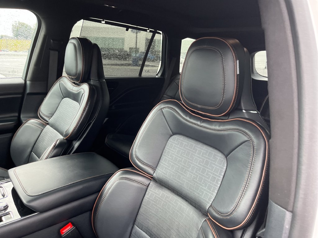 Used 2025 Lincoln Aviator Black Label w/ Black Label Special Edition AWD/4WD image 12