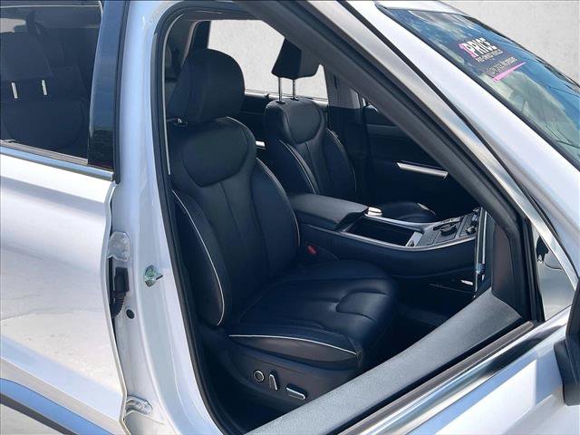 Used 2023 Hyundai Palisade SEL w/ Premium Package FWD image 9