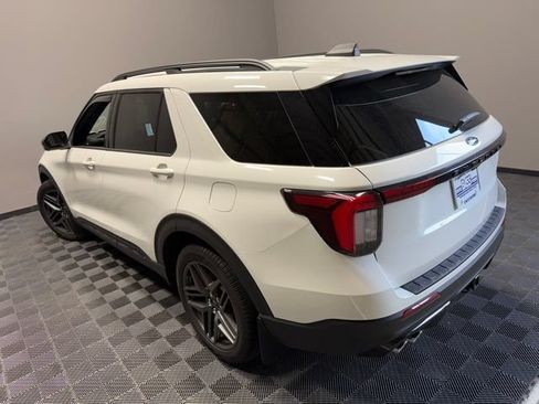 Used 2025 Ford Explorer ST AWD/4WD image 8