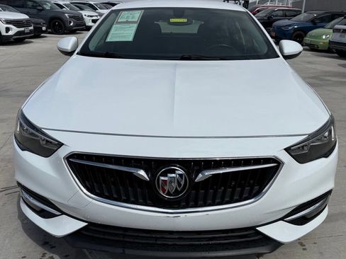Used 2018 Buick Regal Preferred FWD image 3