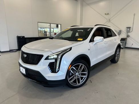 Used 2022 Cadillac XT4 Sport w/ Sun And Sound Package AWD/4WD image 4